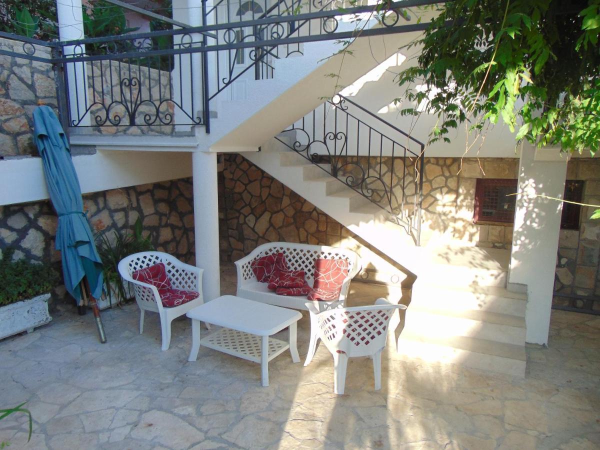 Vila Vito Apartment Добра вода Екстериор снимка