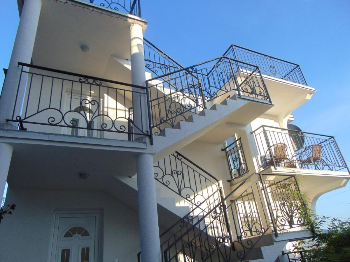 Vila Vito Apartment Добра вода Екстериор снимка