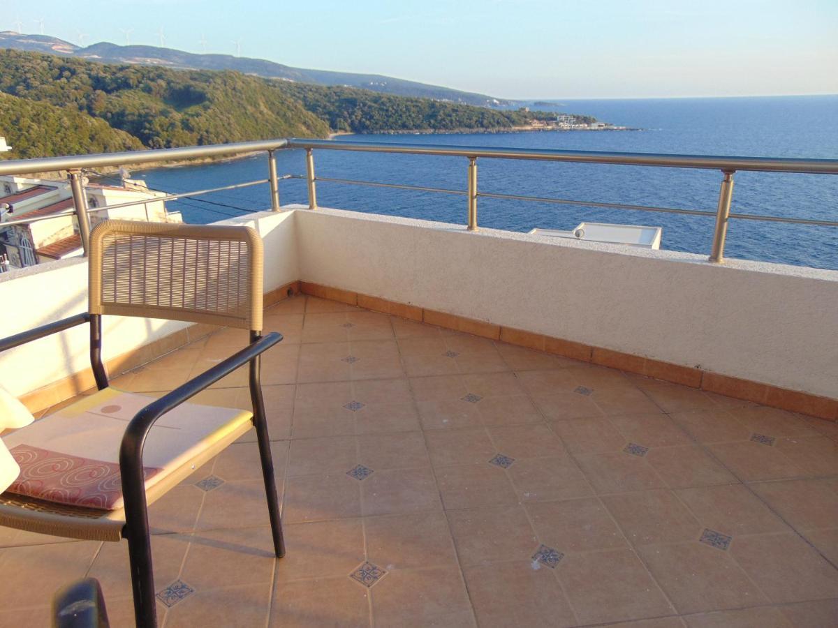 Vila Vito Apartment Добра вода Екстериор снимка
